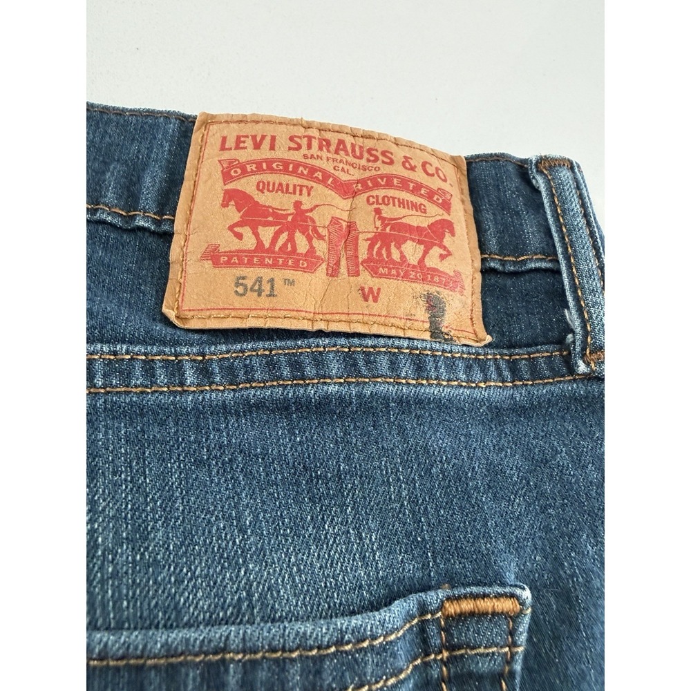 Levi's 541 Athletic Fit Jeans Men's 48x30 Blue Stretch Denim Pants - Picture 6 of 12